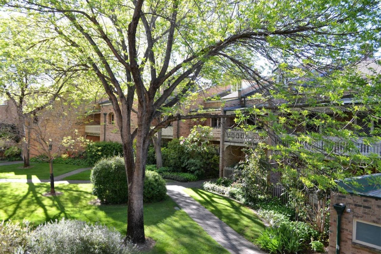 Spacious 2br Next To The * Camberra