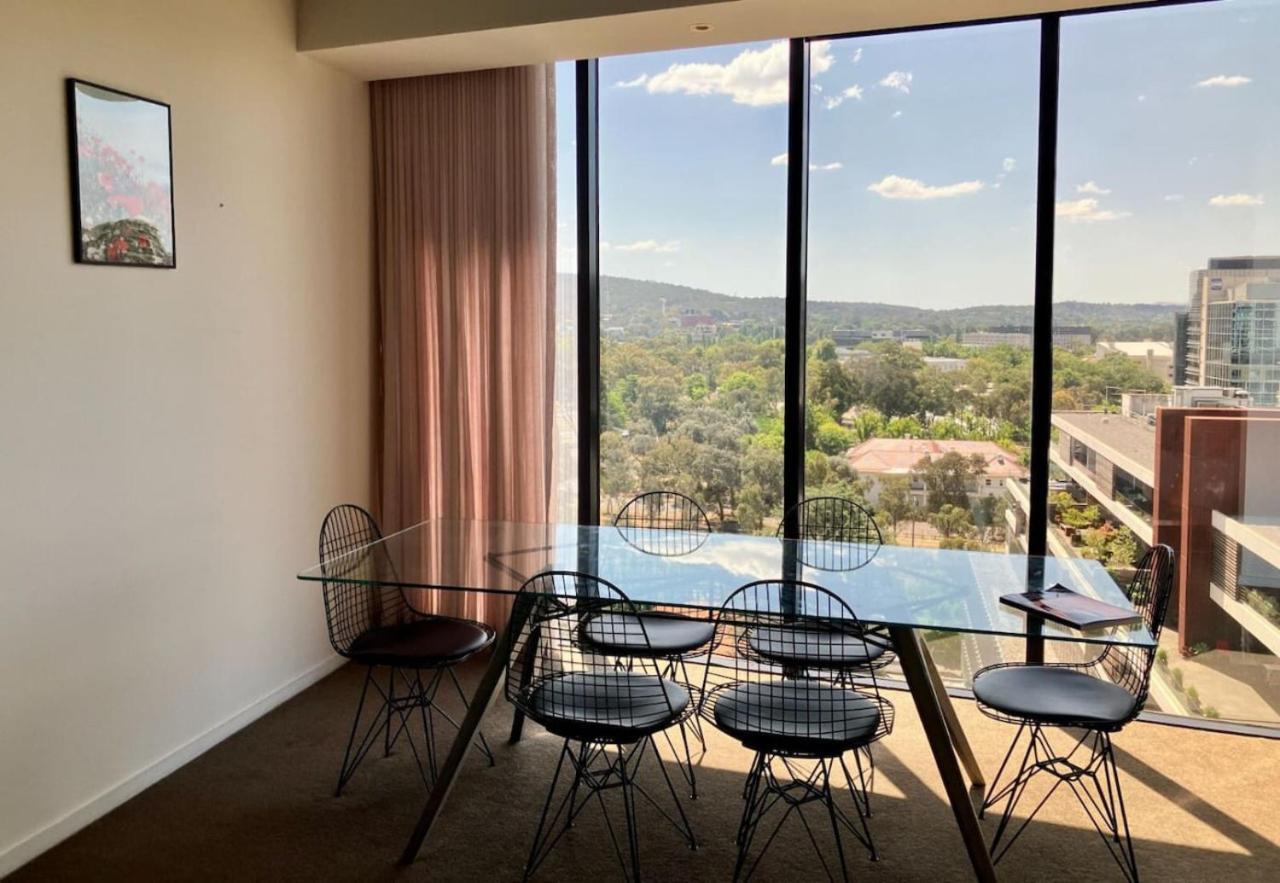 Apartment Sky-high Near Anu And