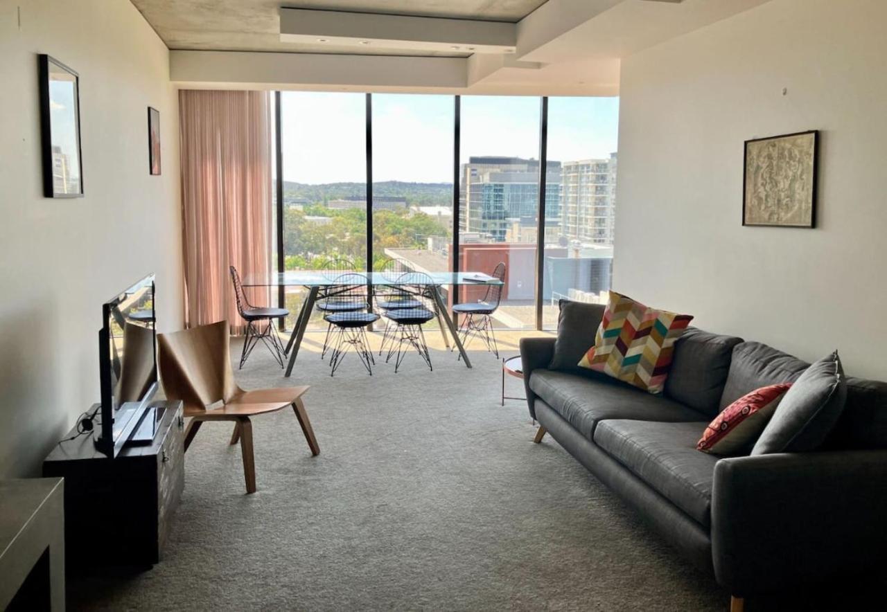 Apartment Sky-high Near Anu And *