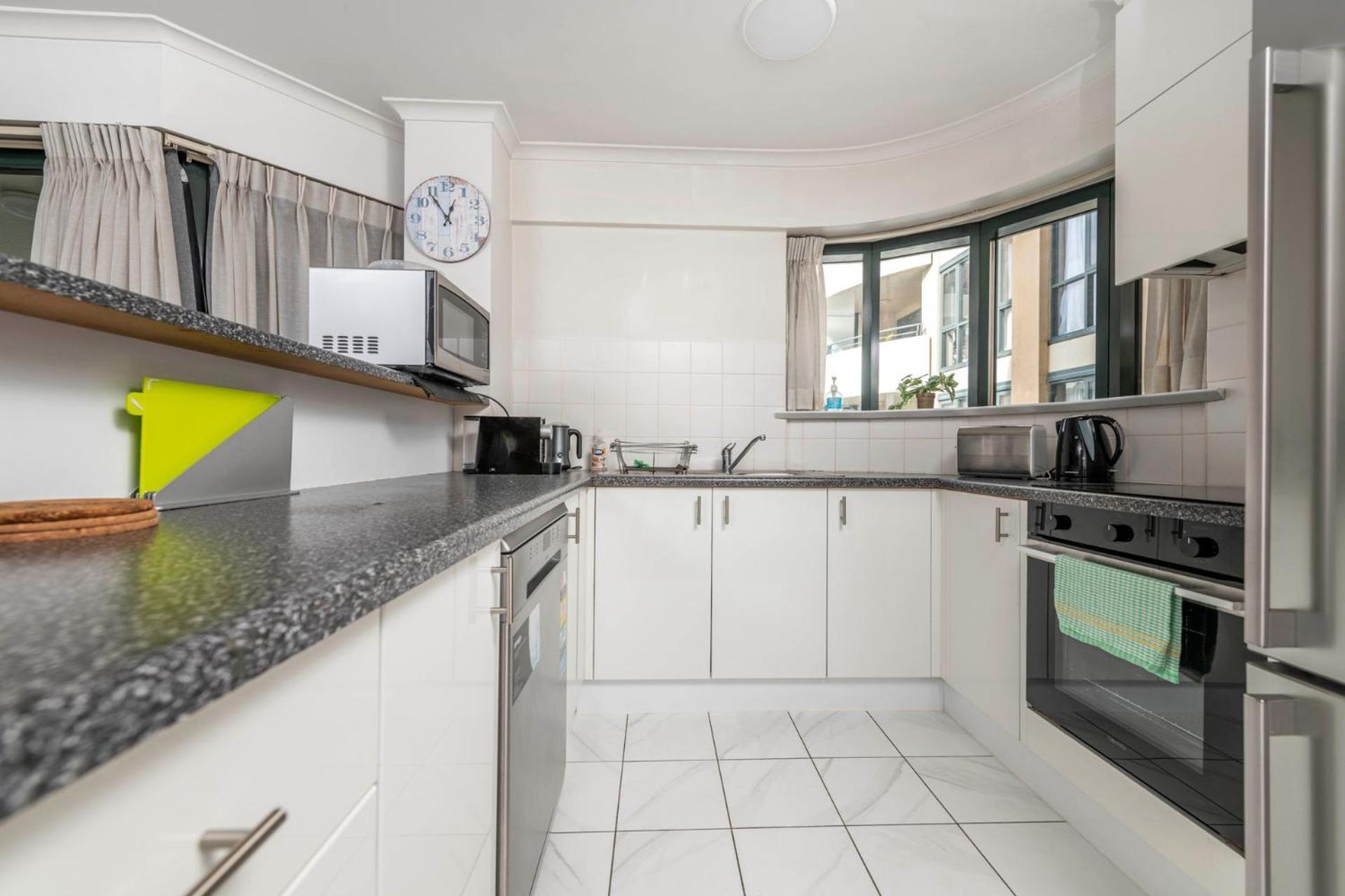 Braddon Gem - Your Away From * Canberra