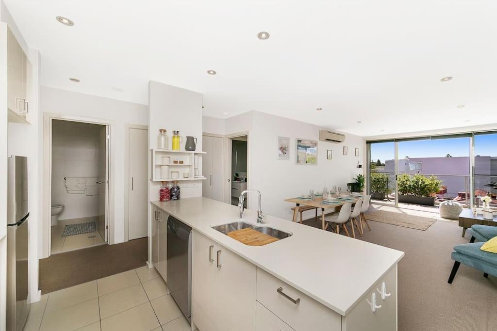3br Braddon Flat, 8 Mins Walk To Cbd Apartment