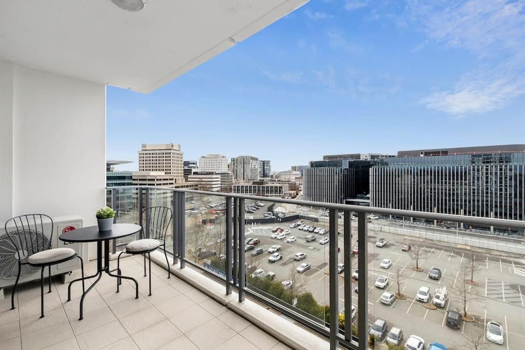 Modern Renovated Cbd Apartment Canberra