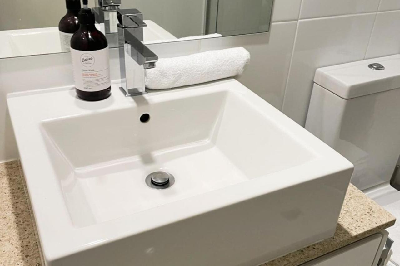 Modern 2br 2ba Close To Cbd