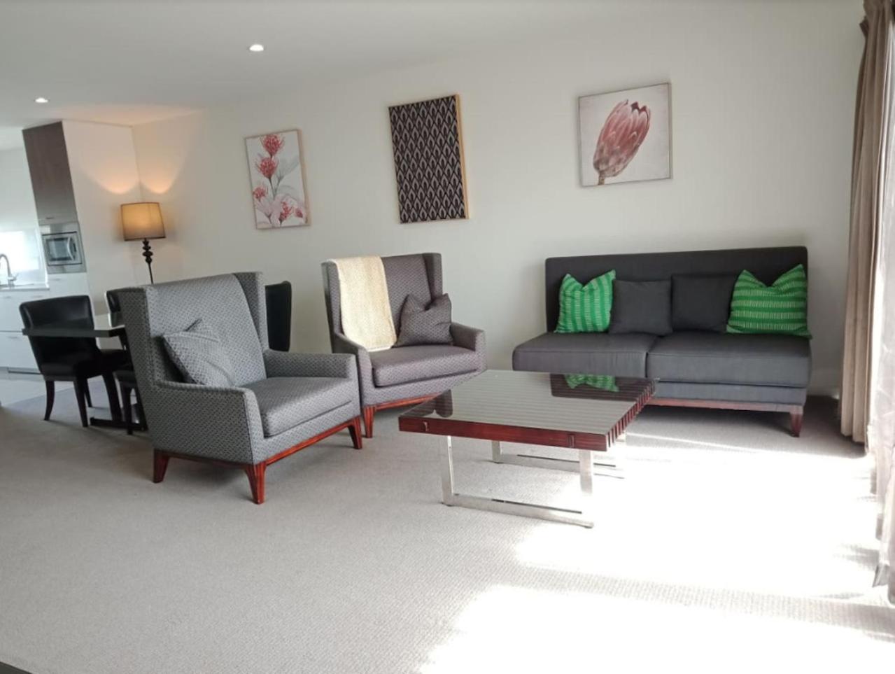 Modern 2br 2ba Close To Cbd Apartment Canberra