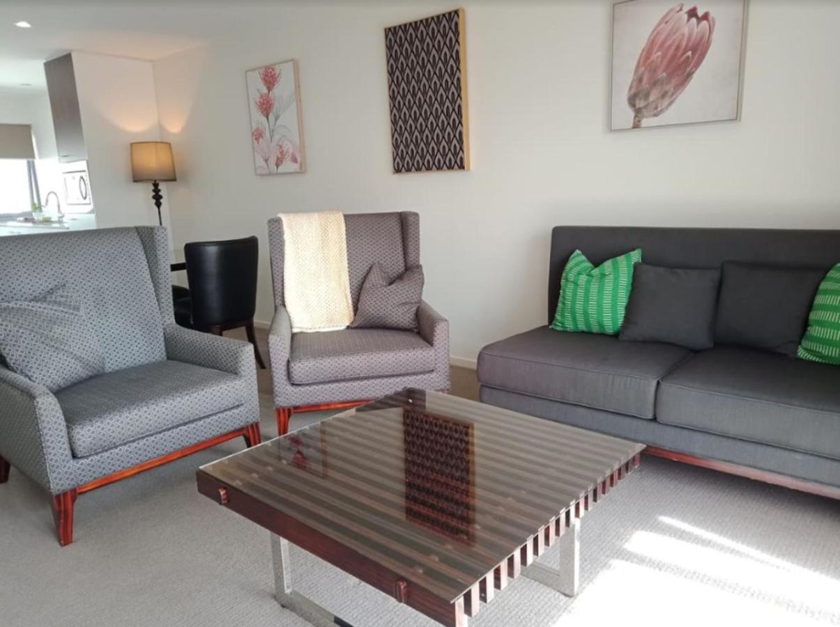 Modern 2br 2ba Close To Cbd Apartment