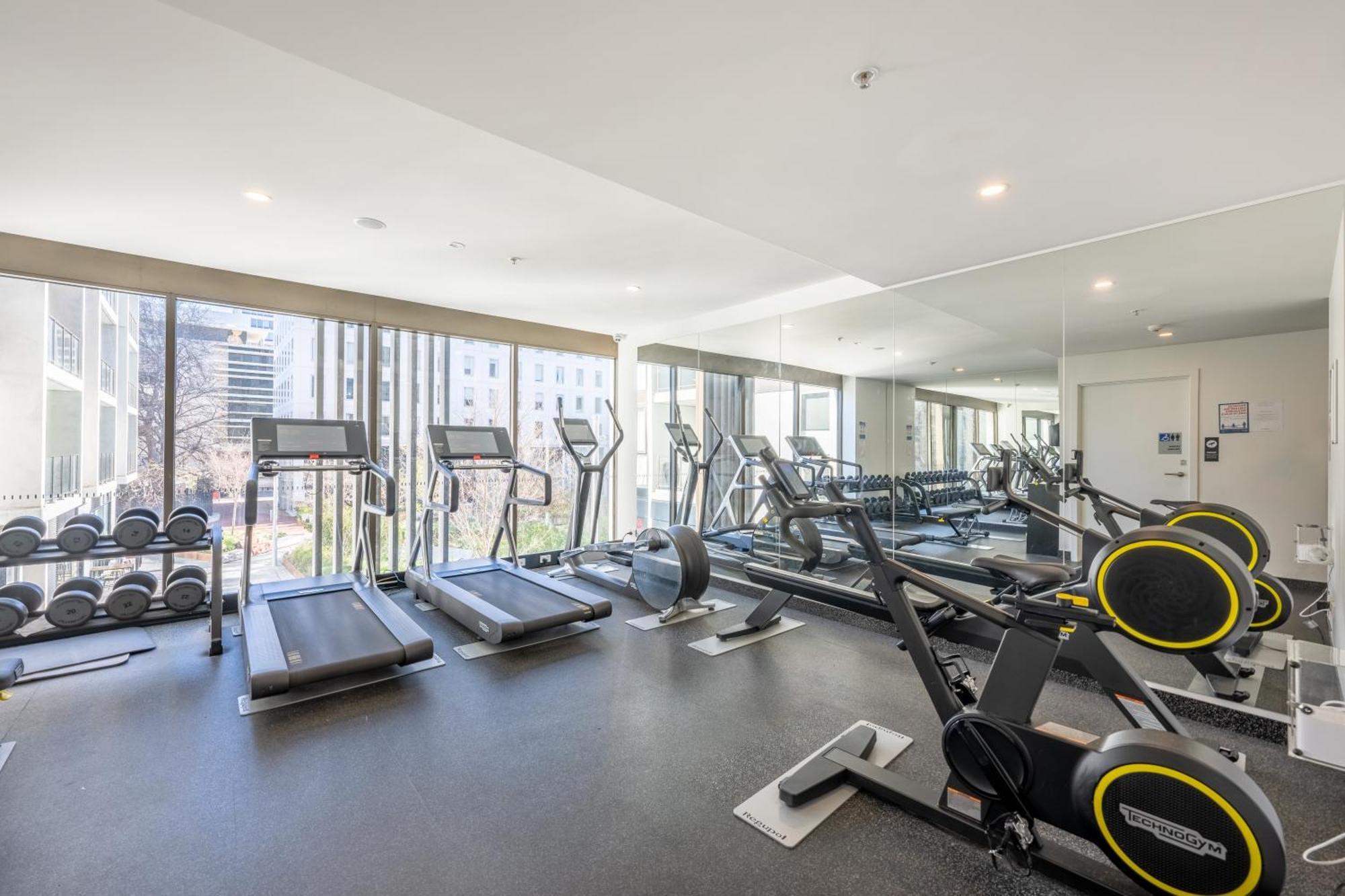 Apartment Located 2 Bedroom In With Parking Canberra