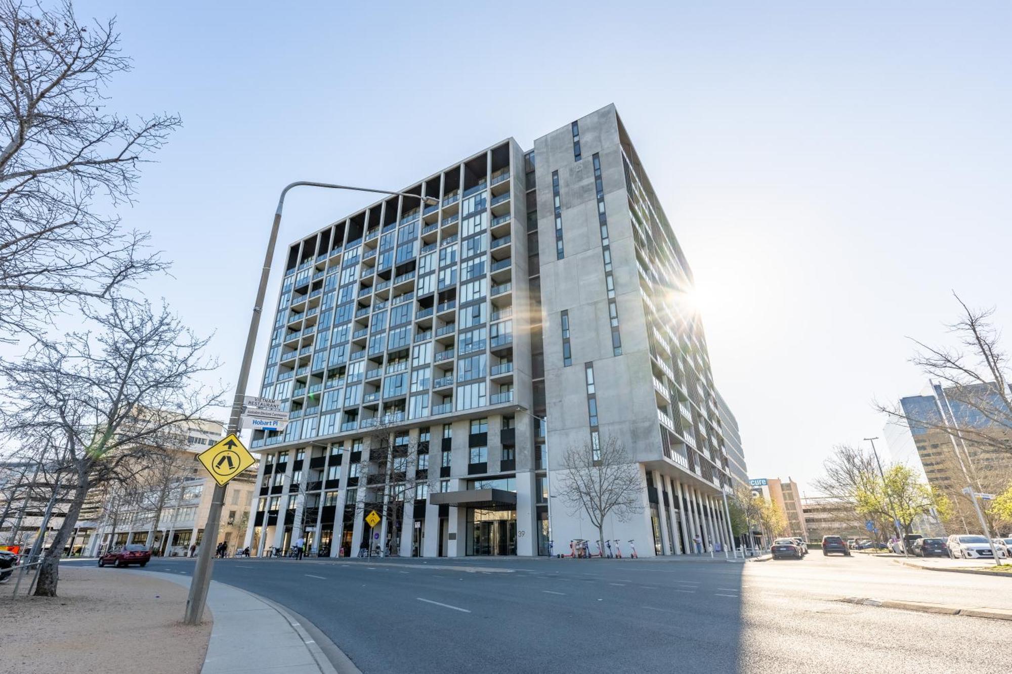 Located 2 Bedroom In With Parking *