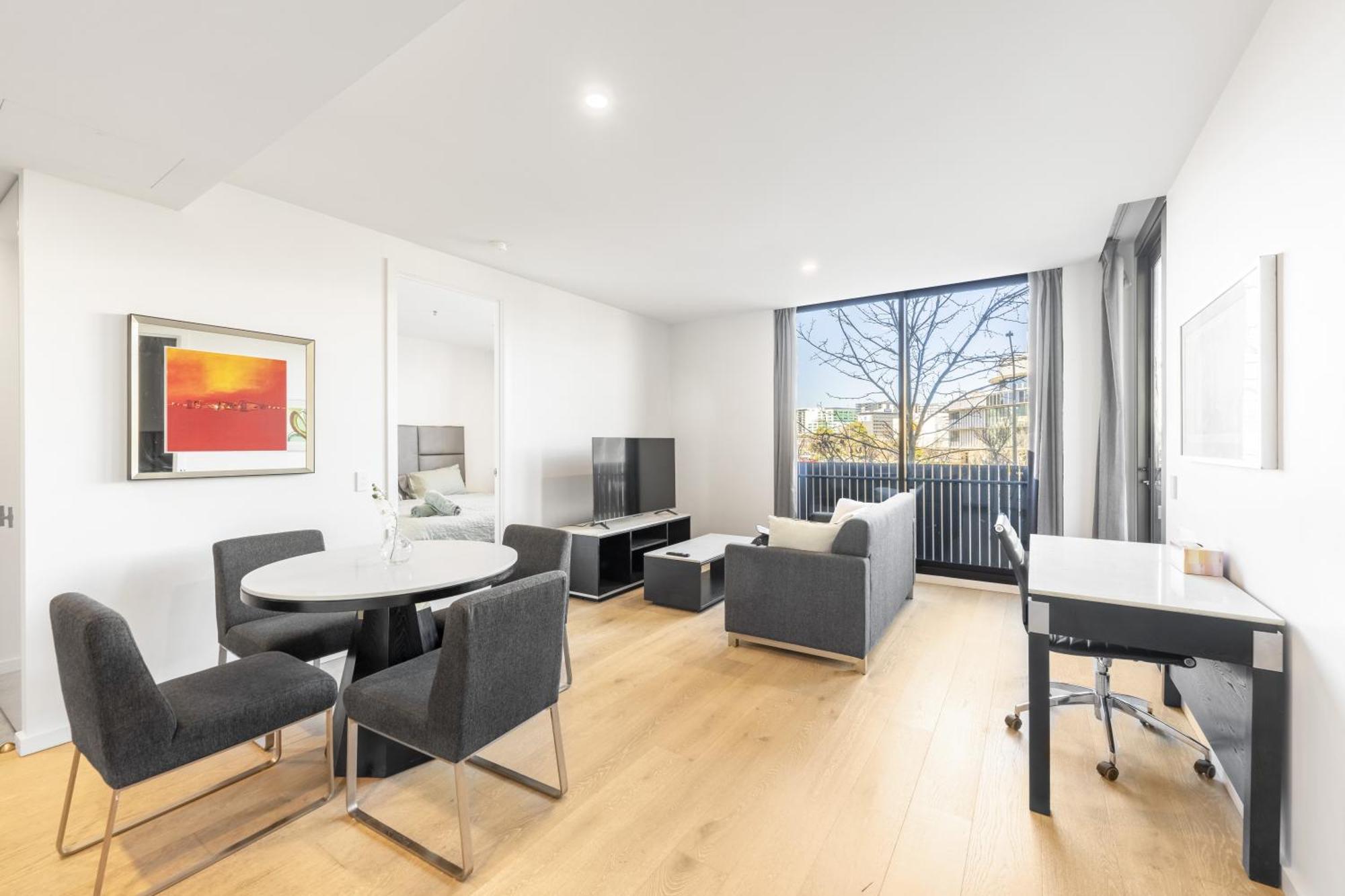Apartment Located 2 Bedroom In With Parking Canberra