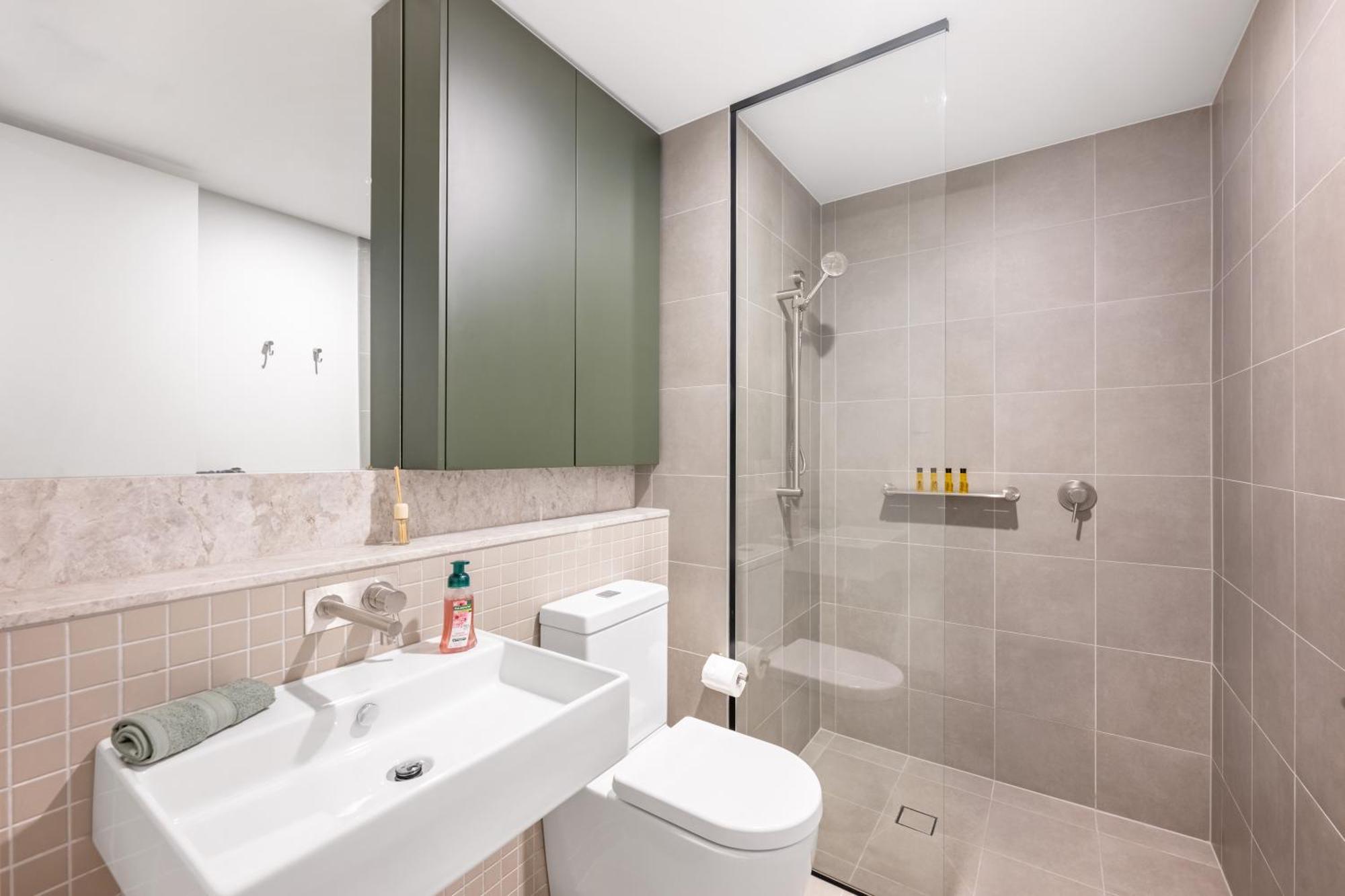 Located 2 Bedroom In With Parking Apartment Canberra
