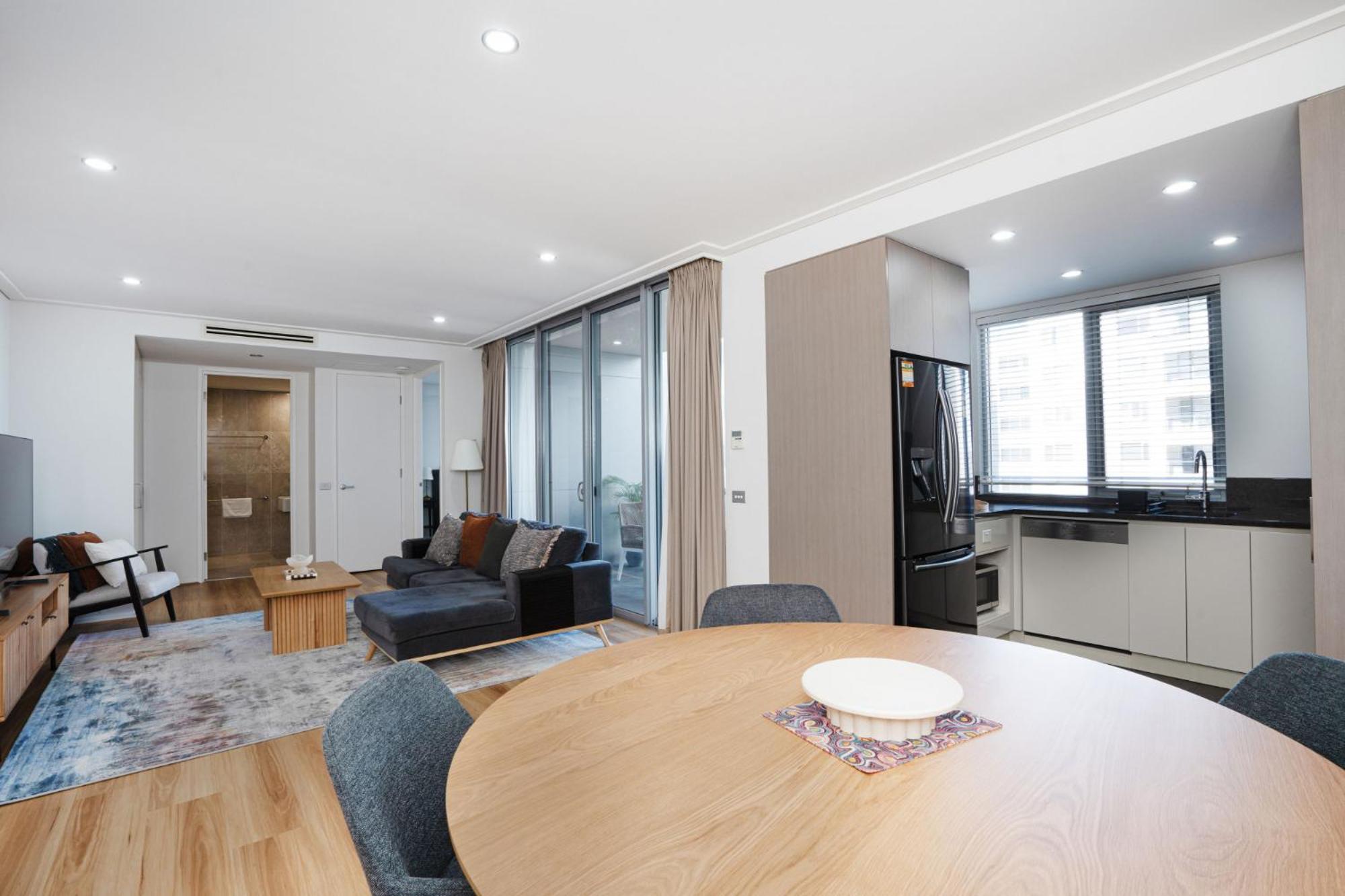 Apartamento Modern 1-bed Unit With Pool Views And Balcony *