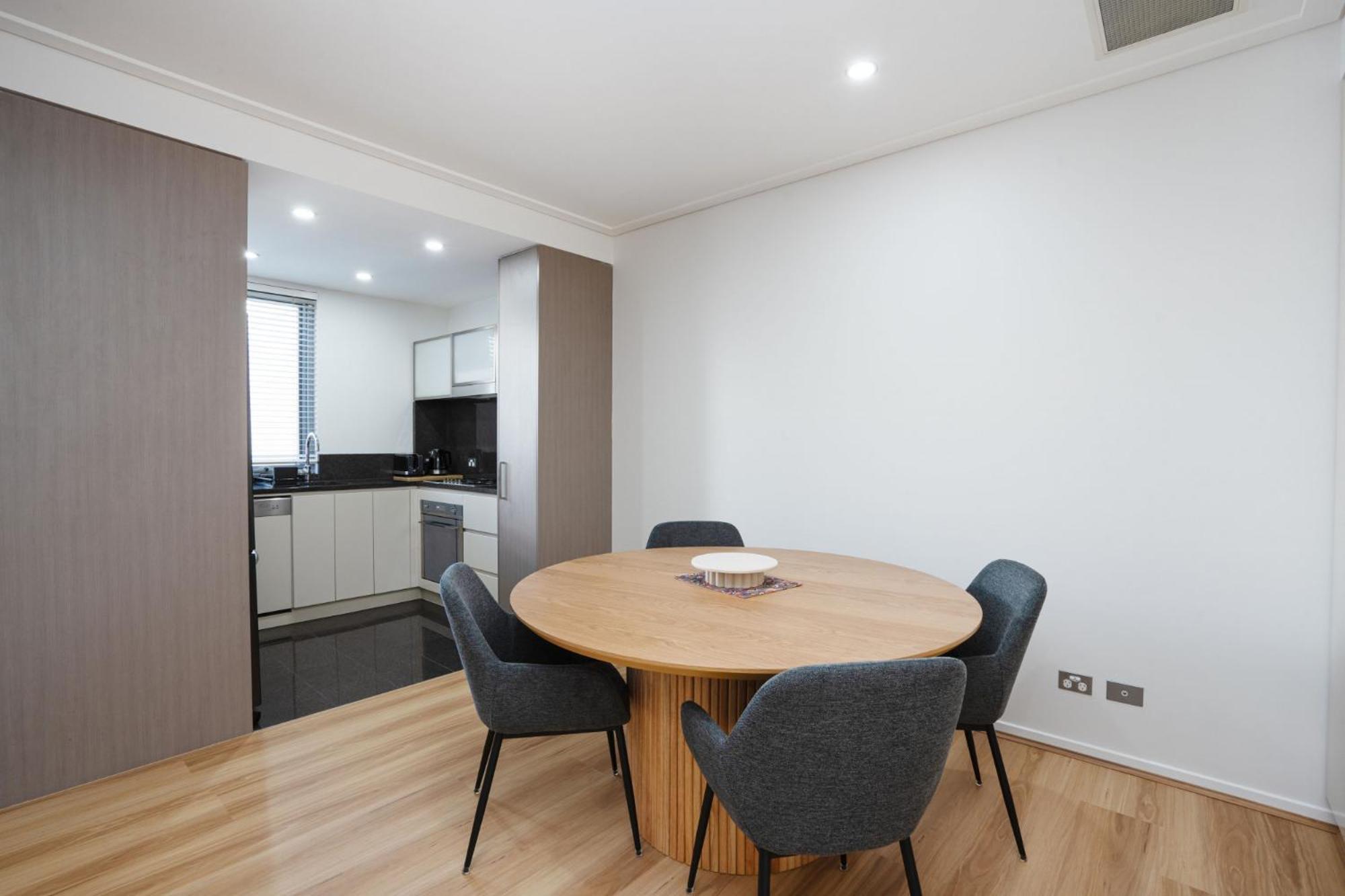 Modern 1-bed Unit With Pool Views And Balcony Apartamento