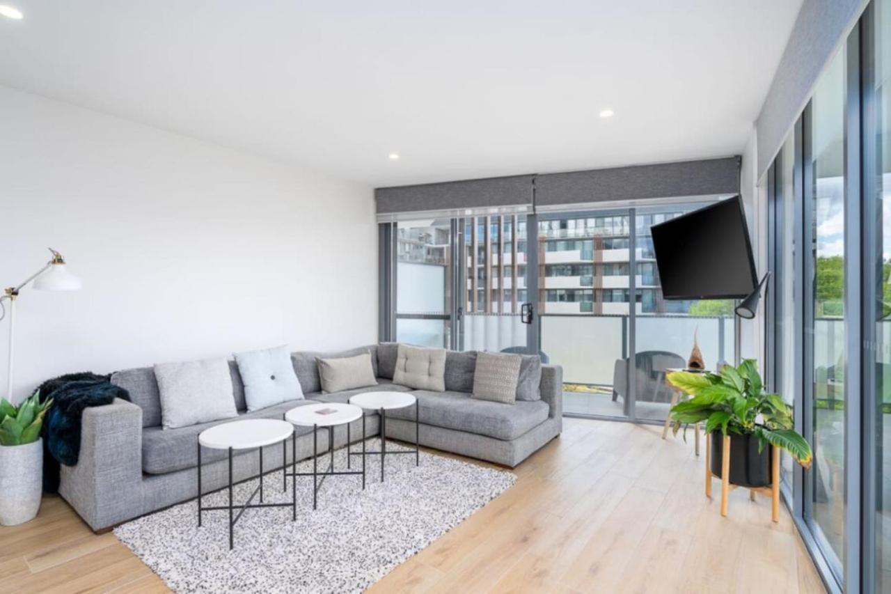 Apartment Modern 1br With Pool Gym And Bbq Access Canberra