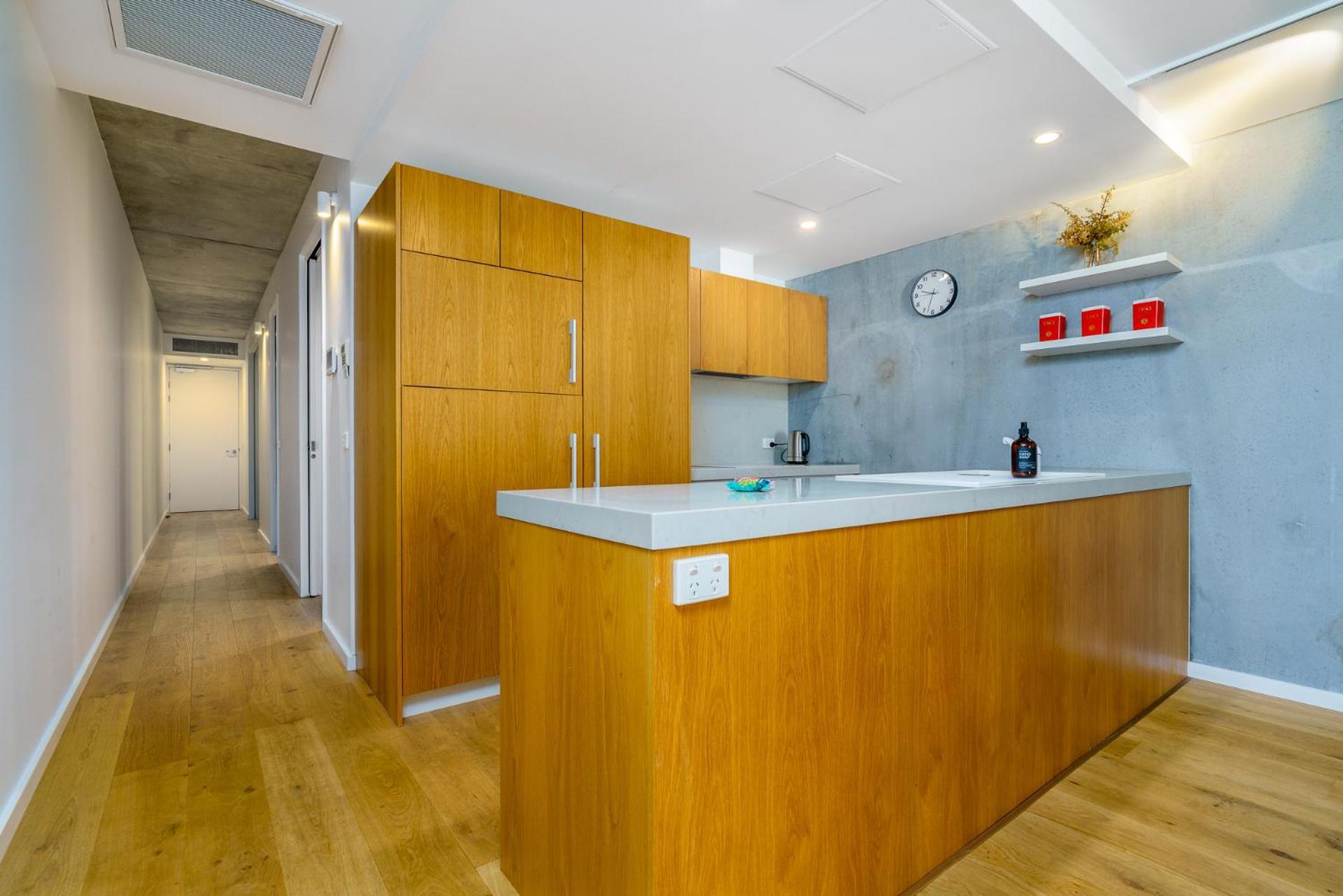 Cosy With Study In Braddon Apartment