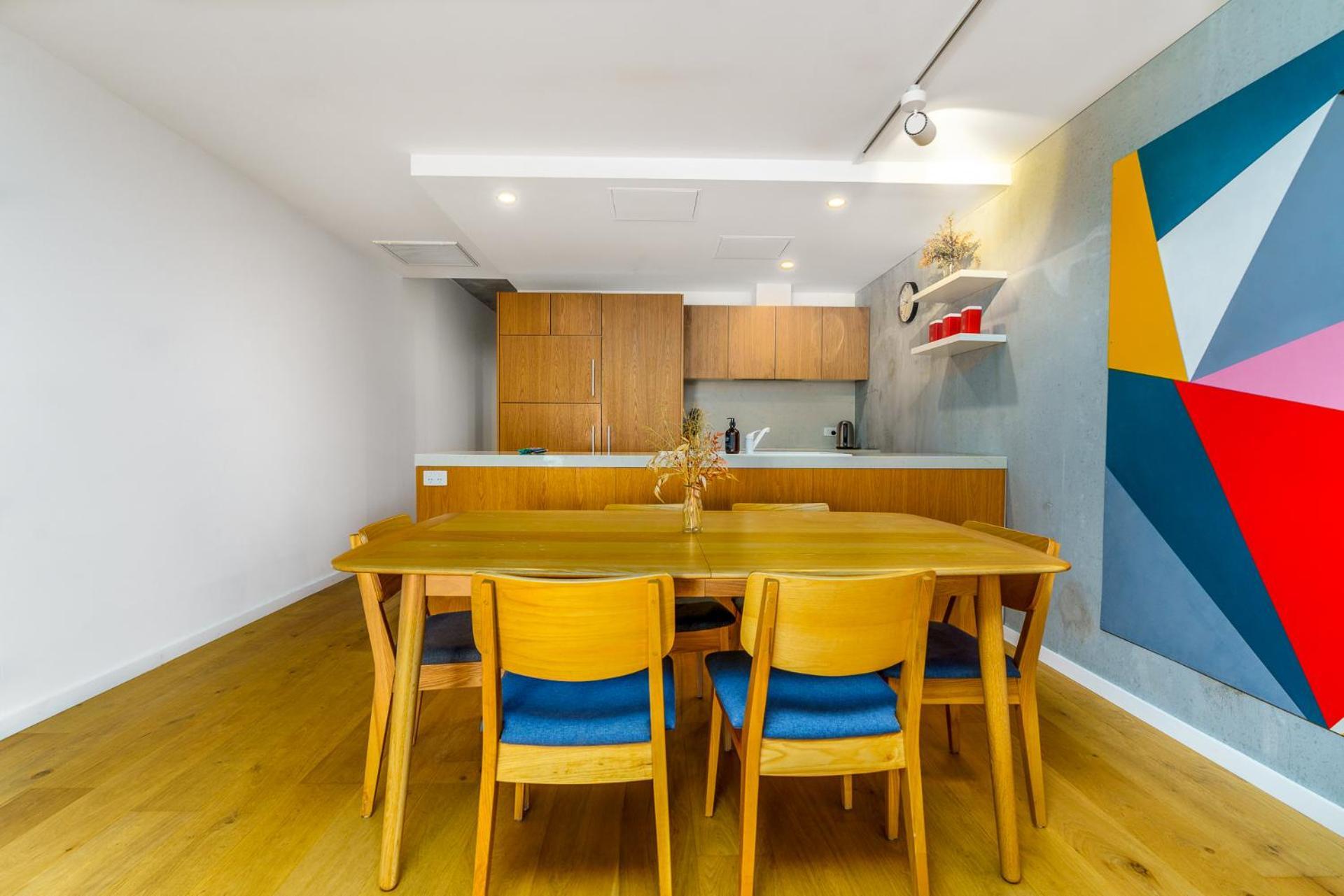 Cosy With Study In Braddon Apartment *