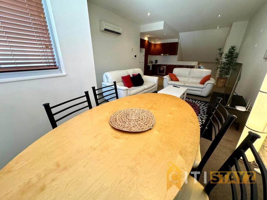Pretty Penthouse - Close To Anu Apartment *