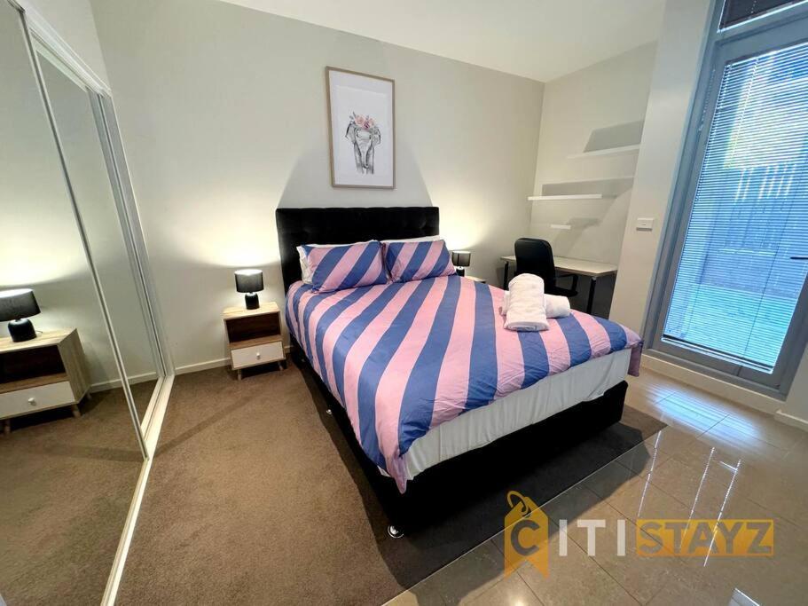 Pretty Penthouse - Close To Anu