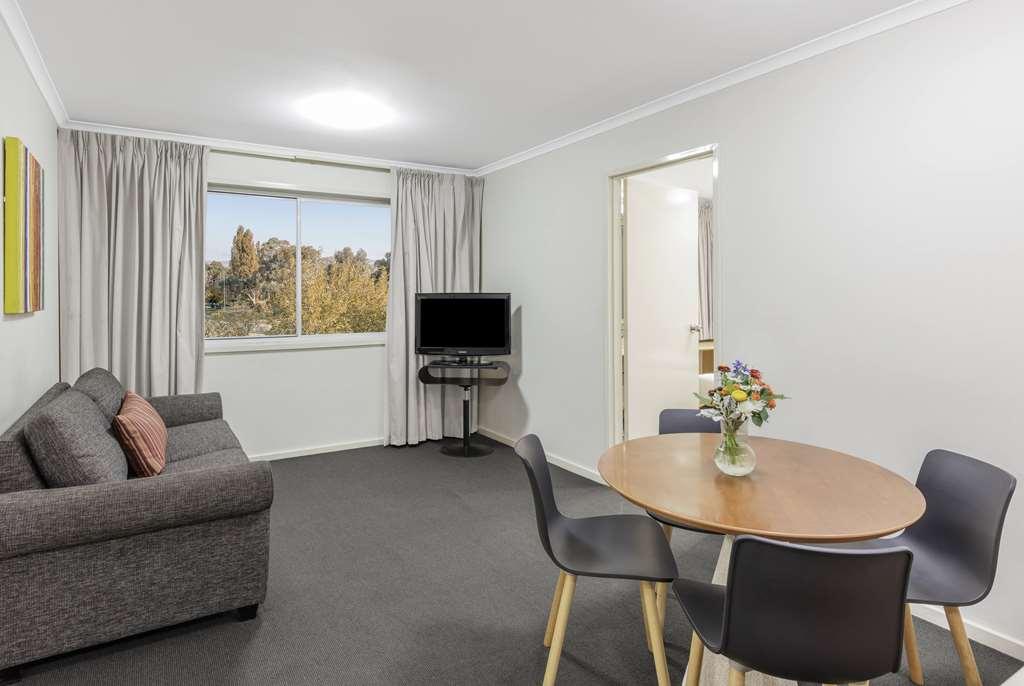 Ramada Encore By Wyndham Belconnen Hotel 4*