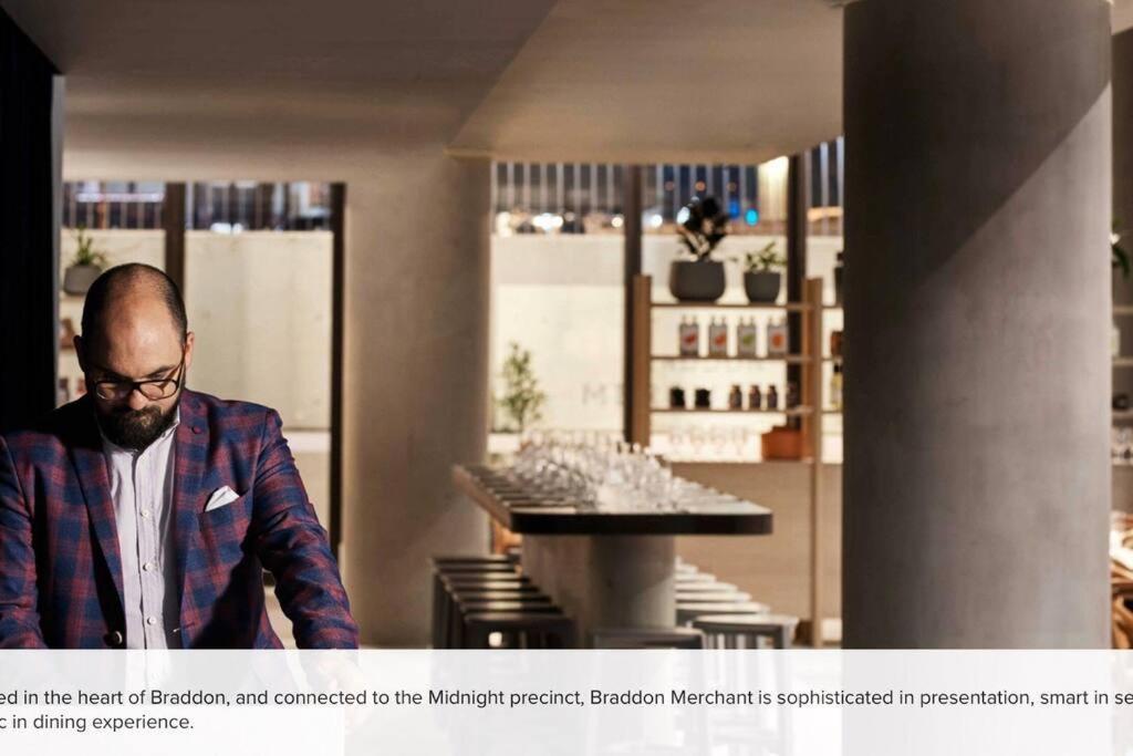 Midnight Luxe 2br 2bath 2car 230 Pool Gym Sauna Canberra