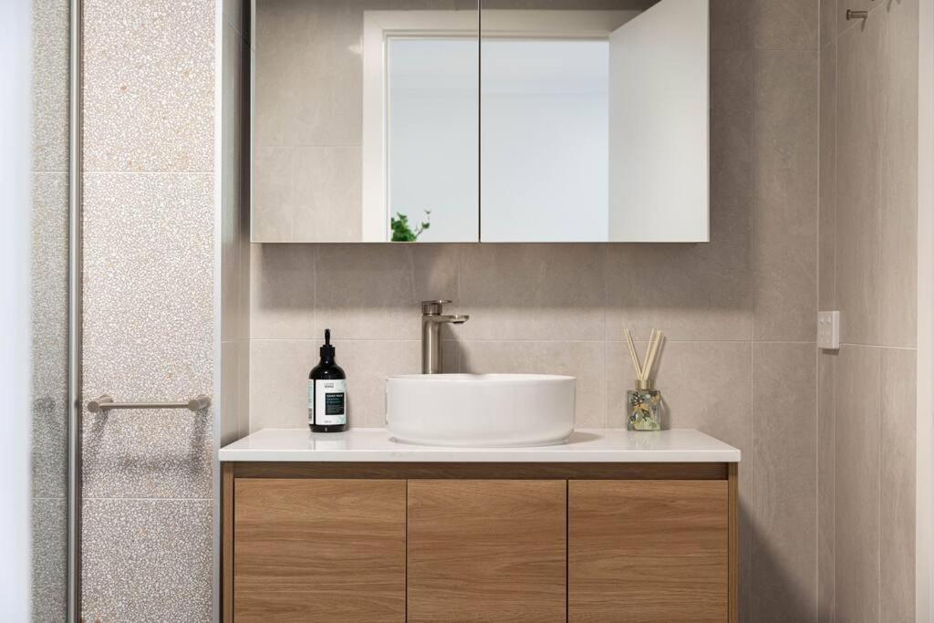 Apartamento A Wabi-sabi Style At Camberra