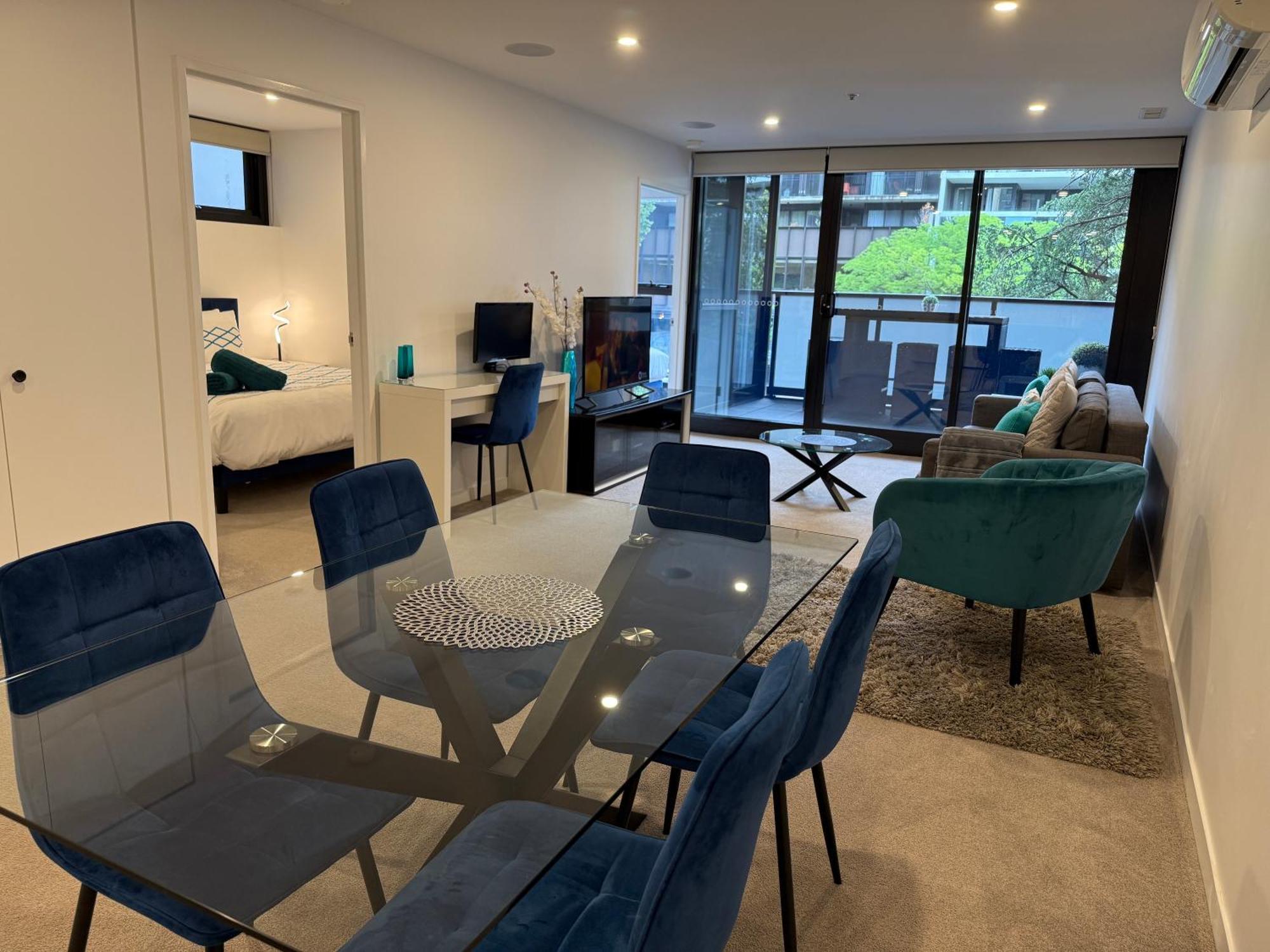 Midnight Luxe 2br 2bath 2car 230 Pool Gym Sauna