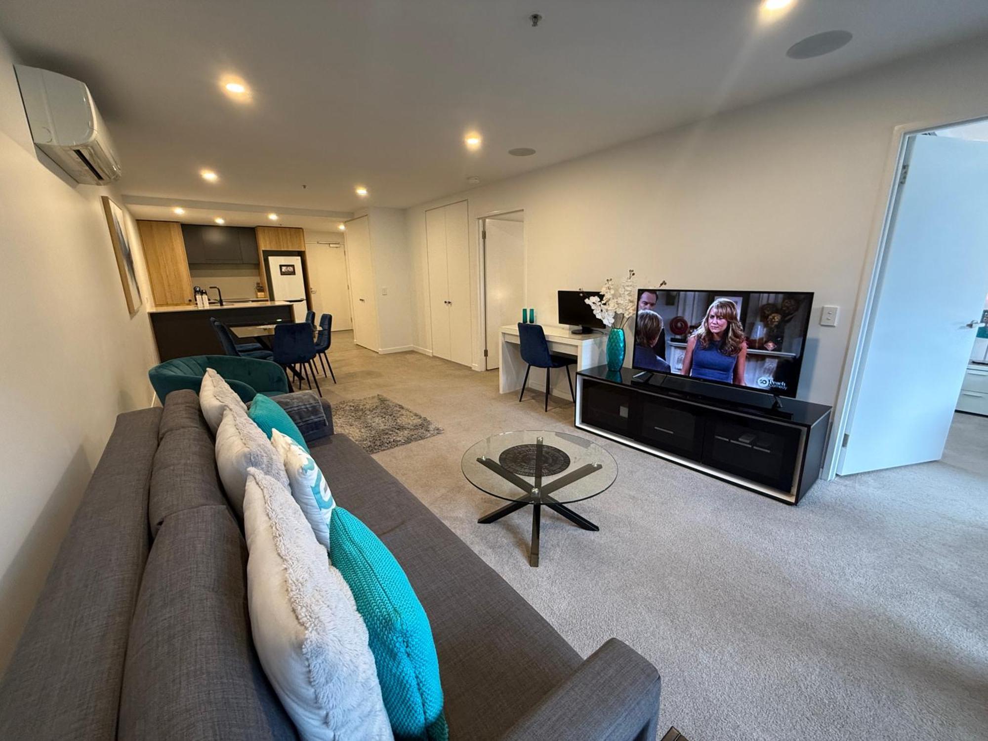 Midnight Luxe 2br 2bath 2car 230 Pool Gym Sauna