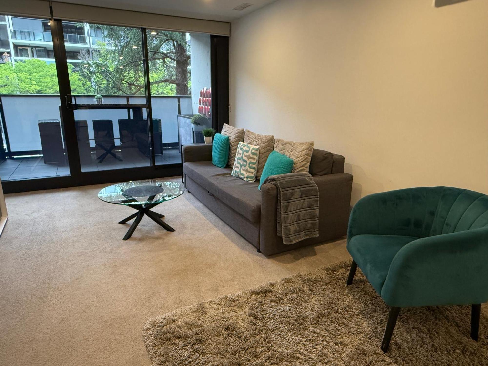 Apartment Midnight Luxe 2br 2bath 2car 230 Pool Gym Sauna Canberra