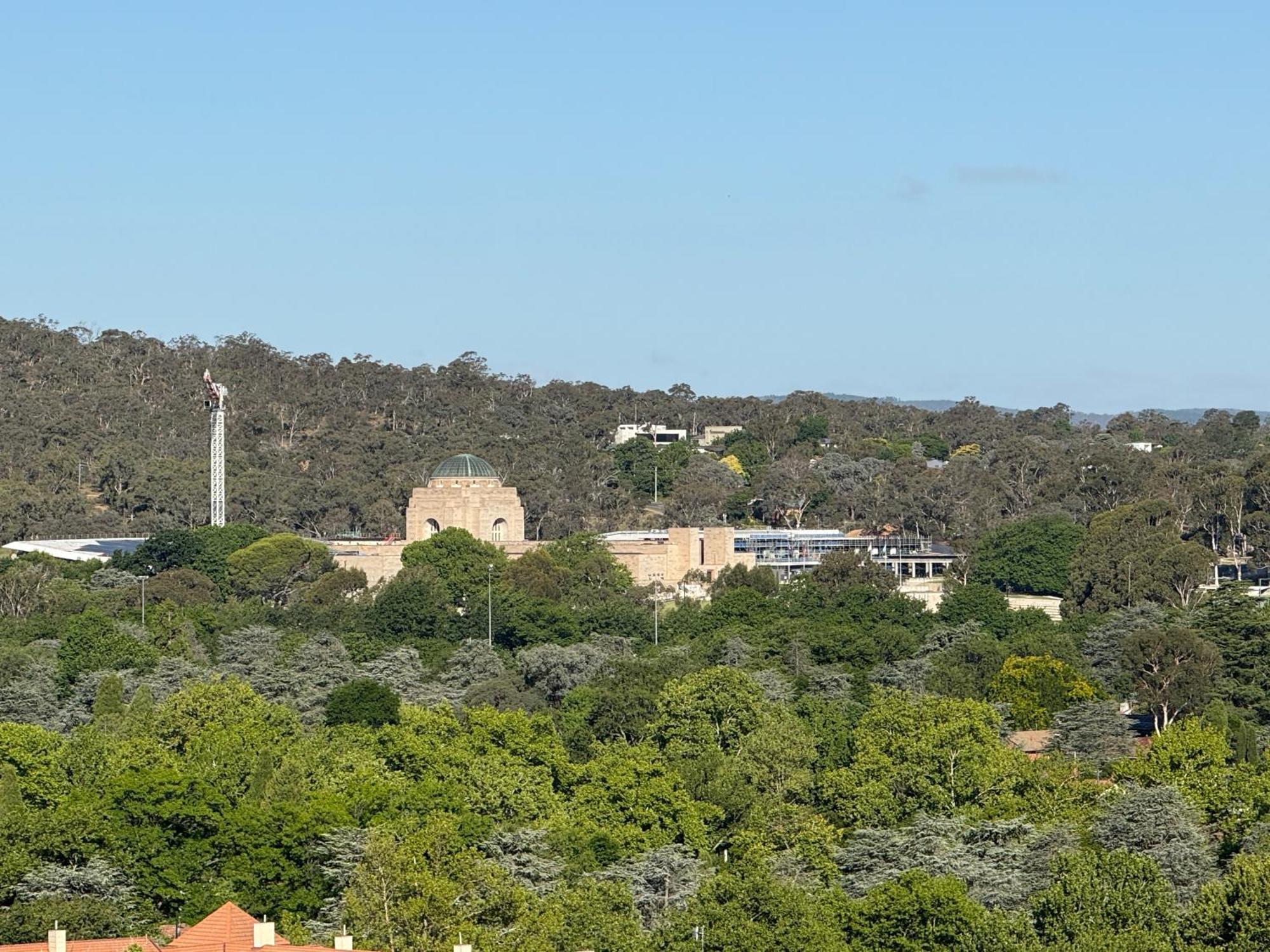 Manhattan Luxe Views L14 Pool Gym 1br 1 Bath 1 Secure Parking * Canberra
