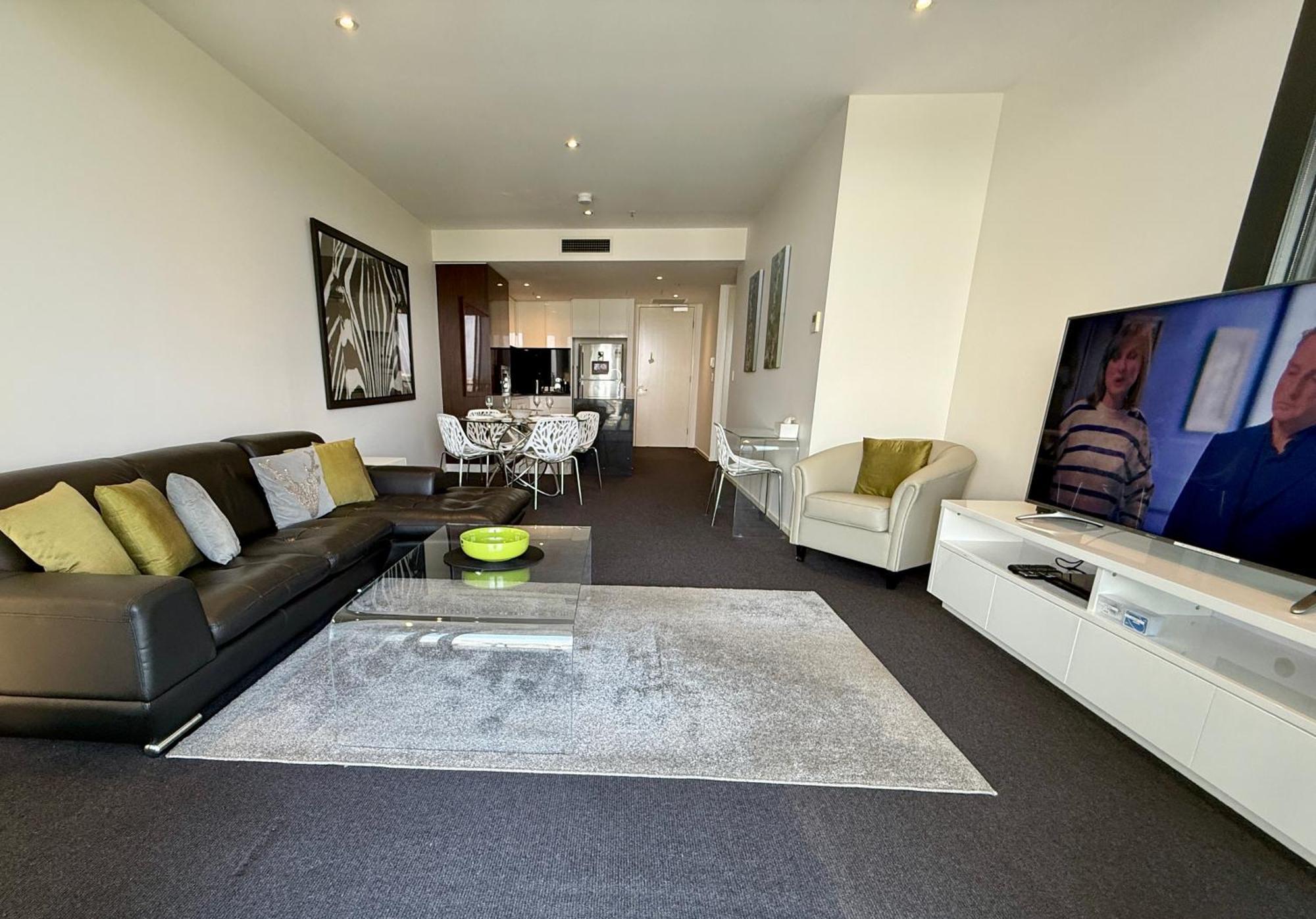 Manhattan Luxe Views L14 Pool Gym 1br 1 Bath 1 Secure Parking
