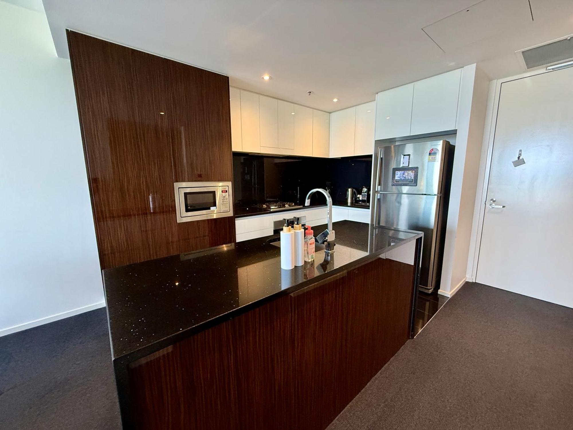 Manhattan Luxe Views L14 Pool Gym 1br 1 Bath 1 Secure Parking