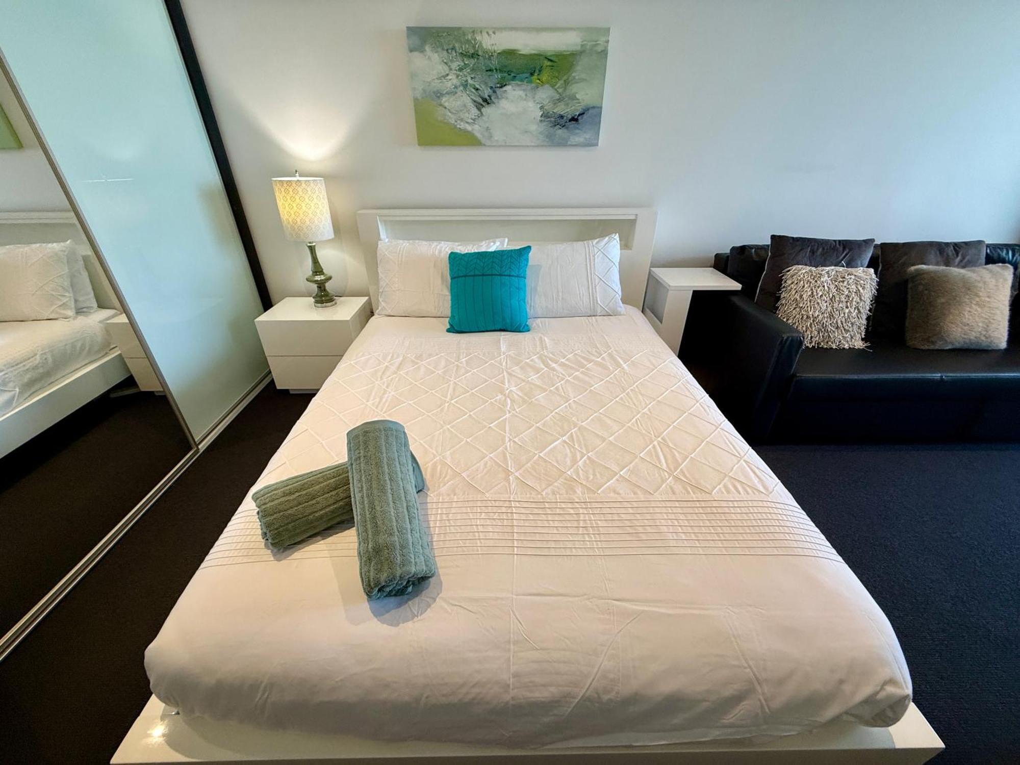 Manhattan Luxe Views L14 Pool Gym 1br 1 Bath 1 Secure Parking Apartment
