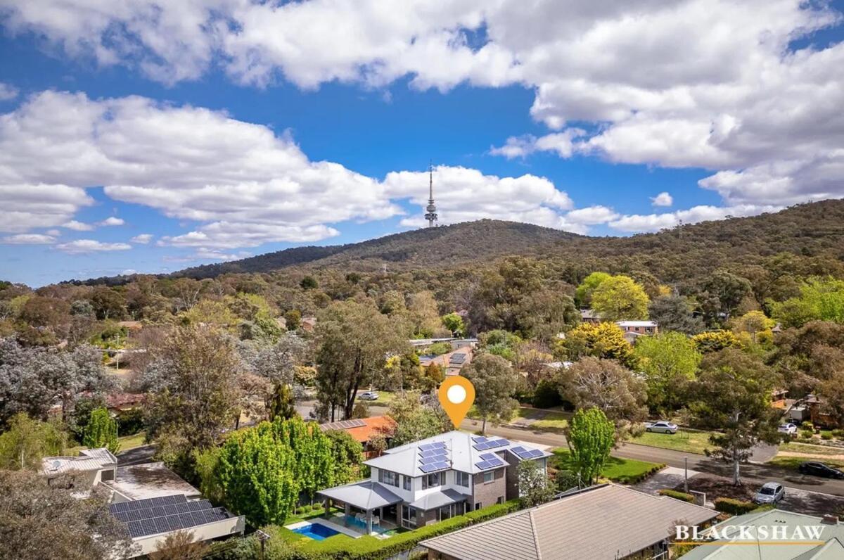 Inner Oasis In Oconnor - With Heated Pool Holiday home