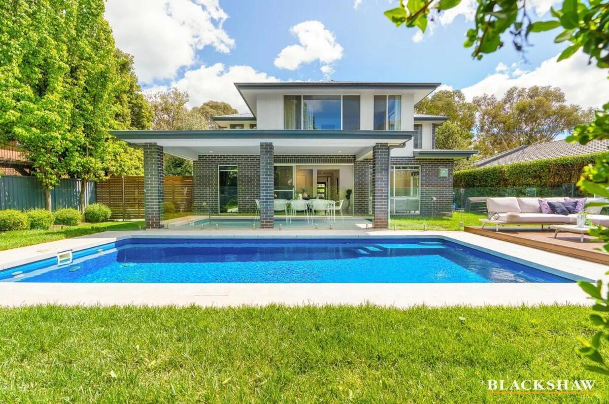 Holiday home Inner Oasis In Oconnor - With Heated Pool Canberra