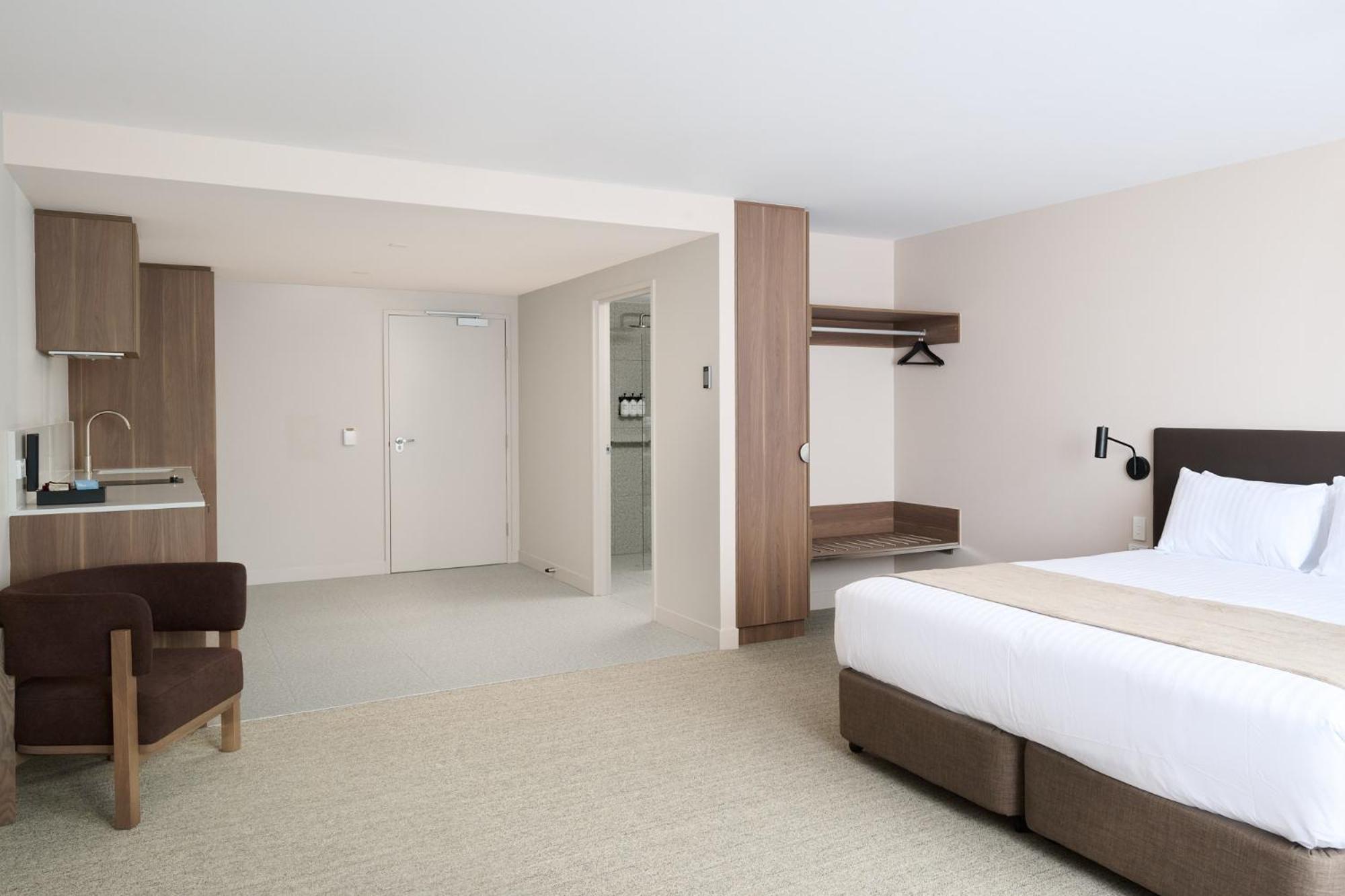 Abode Phillip Hotel 4*
