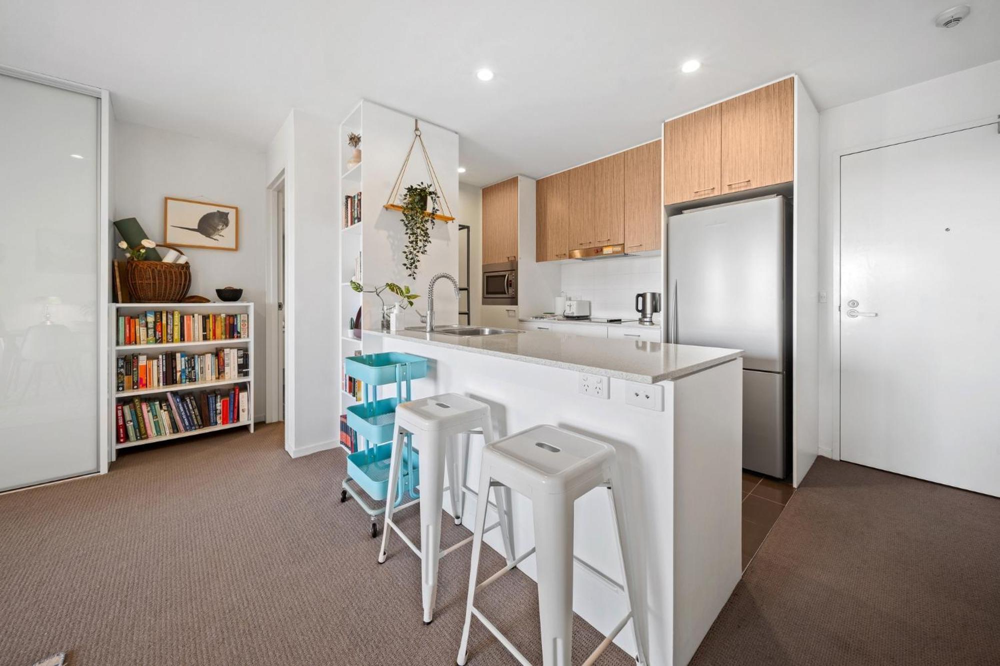 Spacious Inner-city 1-bed In Trendy Braddon * Camberra