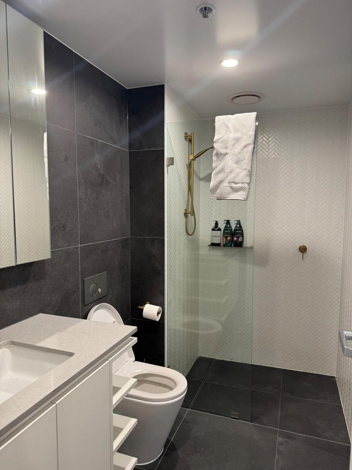 Apartment Retreat With Pool Canberra