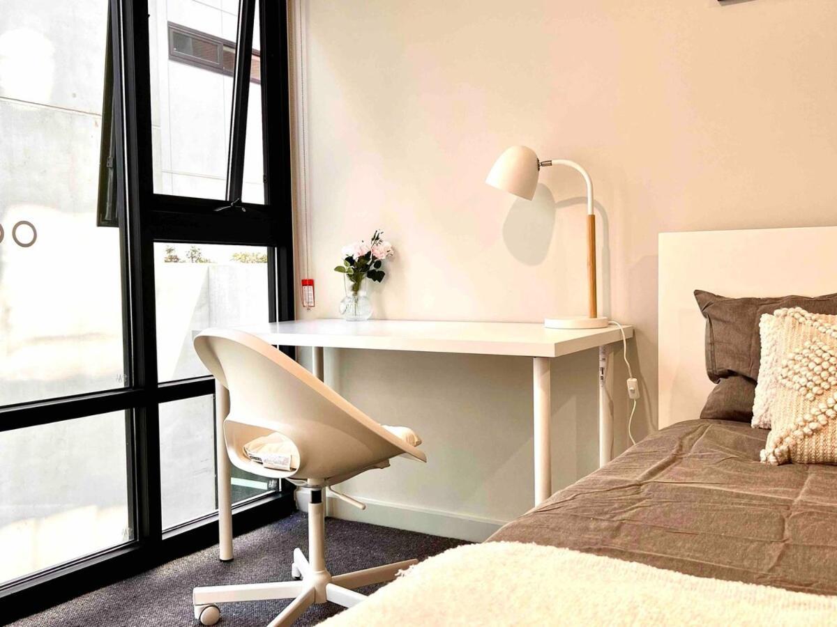 Apartment Brand New 1 Bedroom In Centre