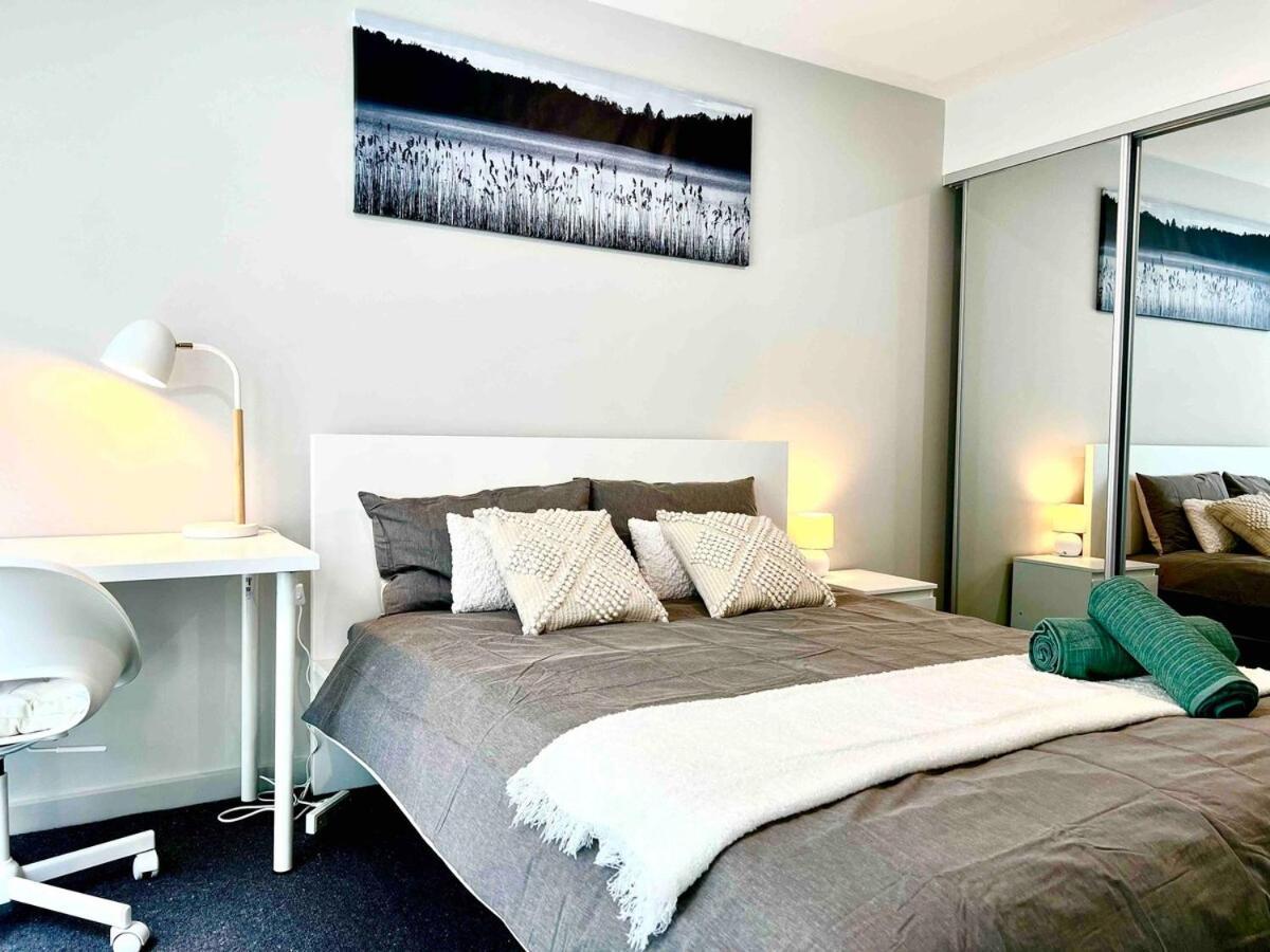 Brand New 1 Bedroom In Centre Apartment Canberra