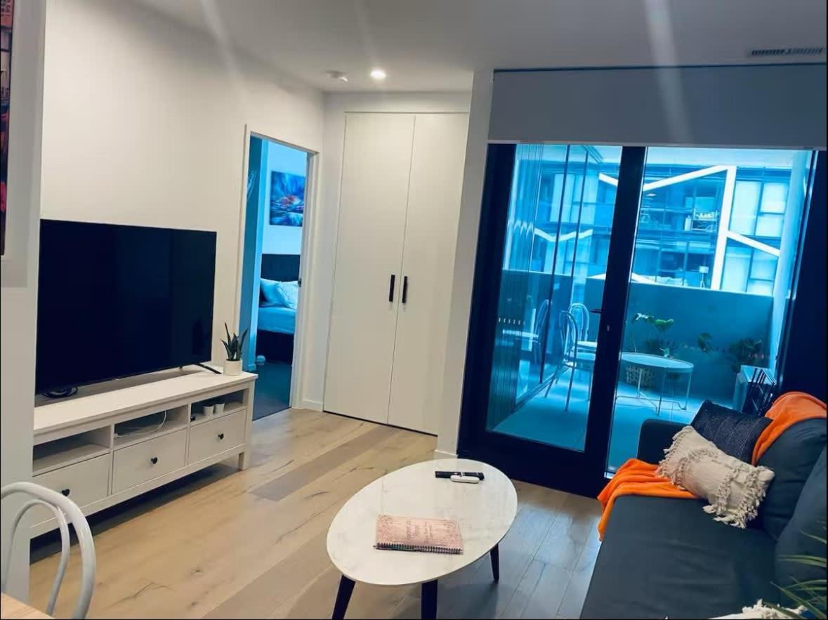 Apartment 2br-2br-1car-cbd-pool-shopping Canberra