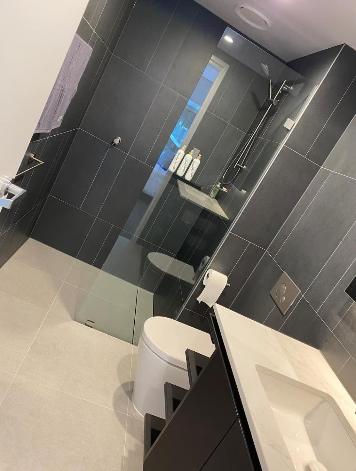 2br-2br-1car-cbd-pool-shopping Canberra