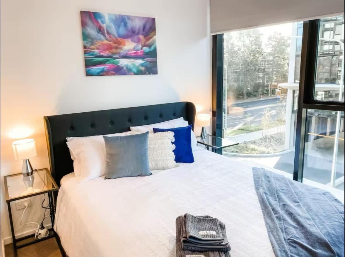 2br-2br-1car-cbd-pool-shopping