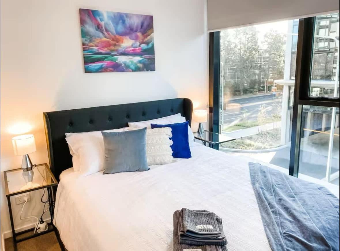 2br-2br-1car-cbd-pool-shopping *
