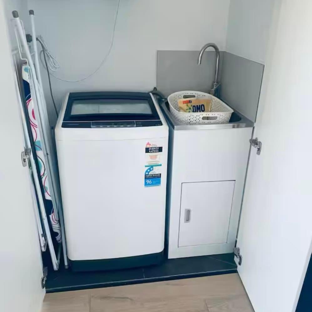 1br-1br-1car-sleeps 4-pool-cbd