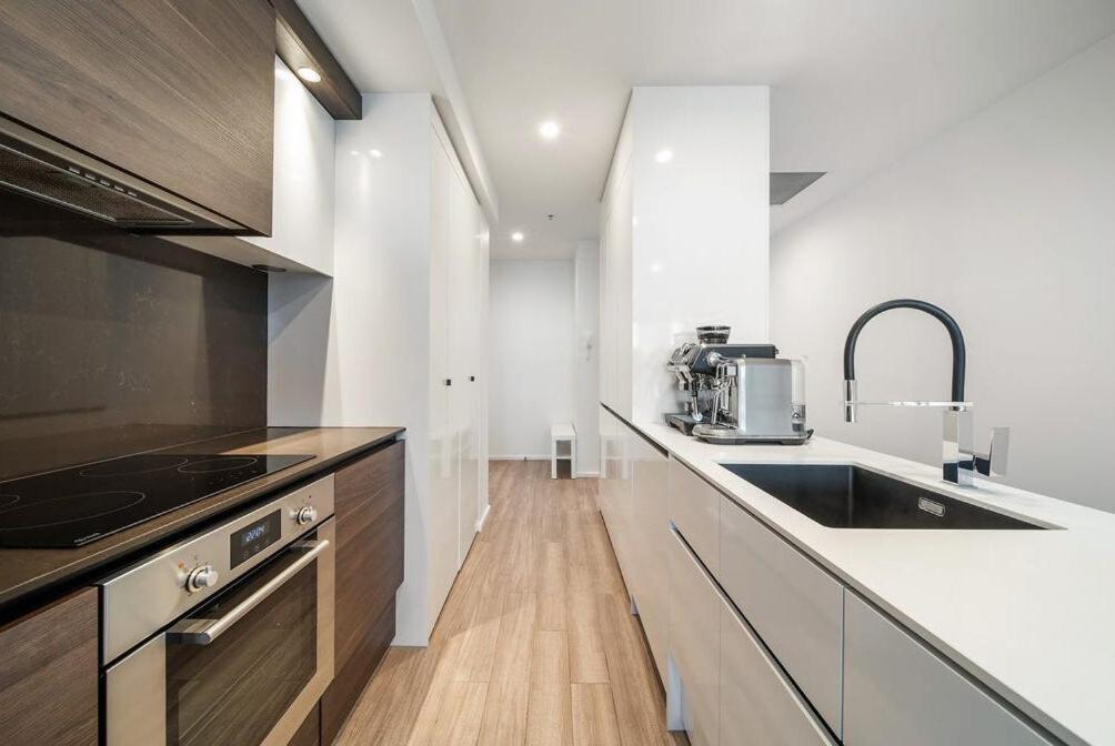 Apartment Two Bedroom In Heart Of With Parking Canberra