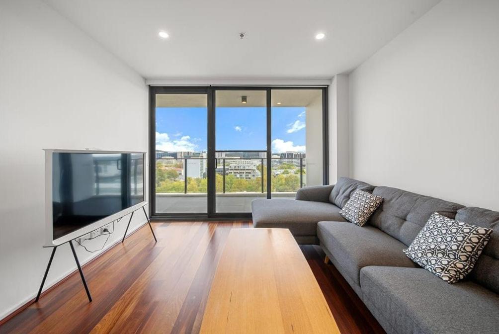 Apartment Two Bedroom In Heart Of With Parking