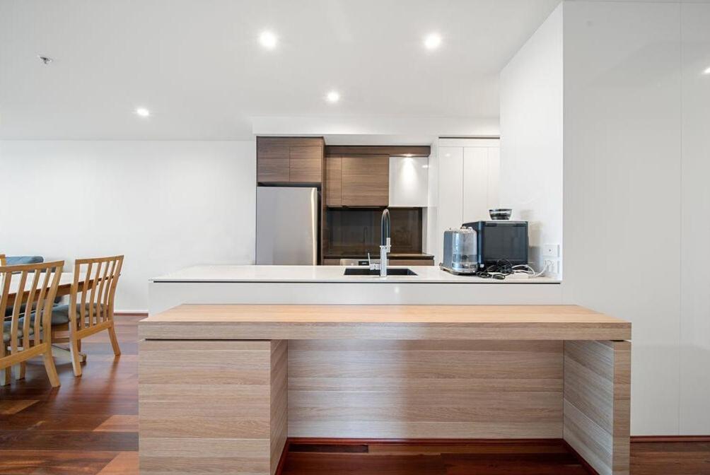 Two Bedroom In Heart Of With Parking Apartment Canberra