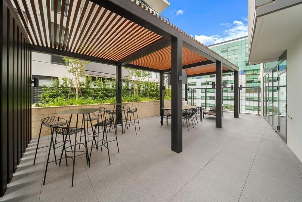 Two Bedroom In Heart Of With Parking Apartment Canberra