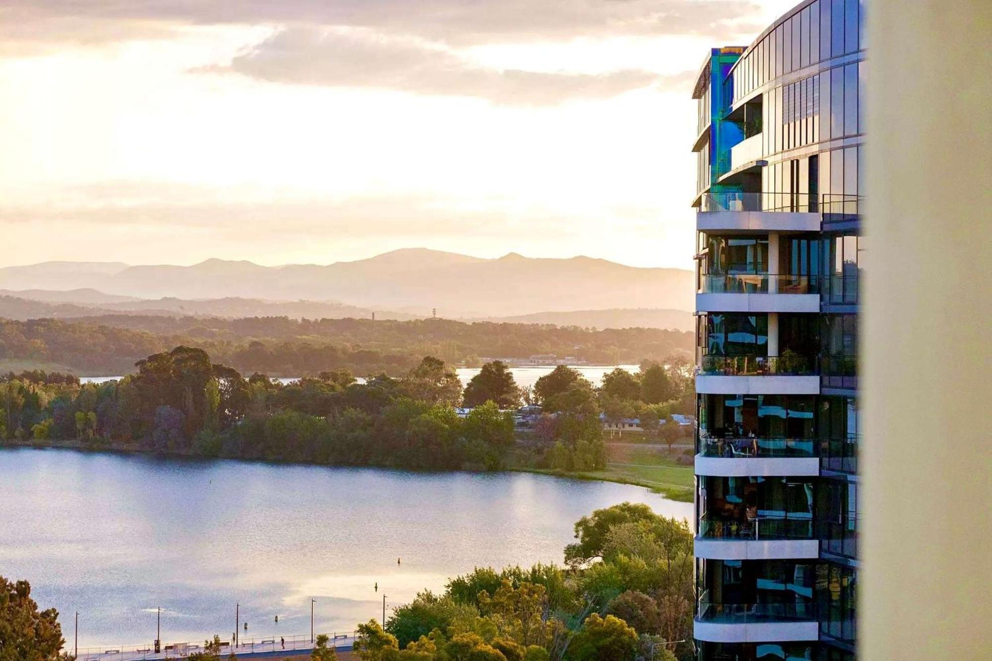 Apartment Sky High 3br Cbd Views Pool & Gym Canberra