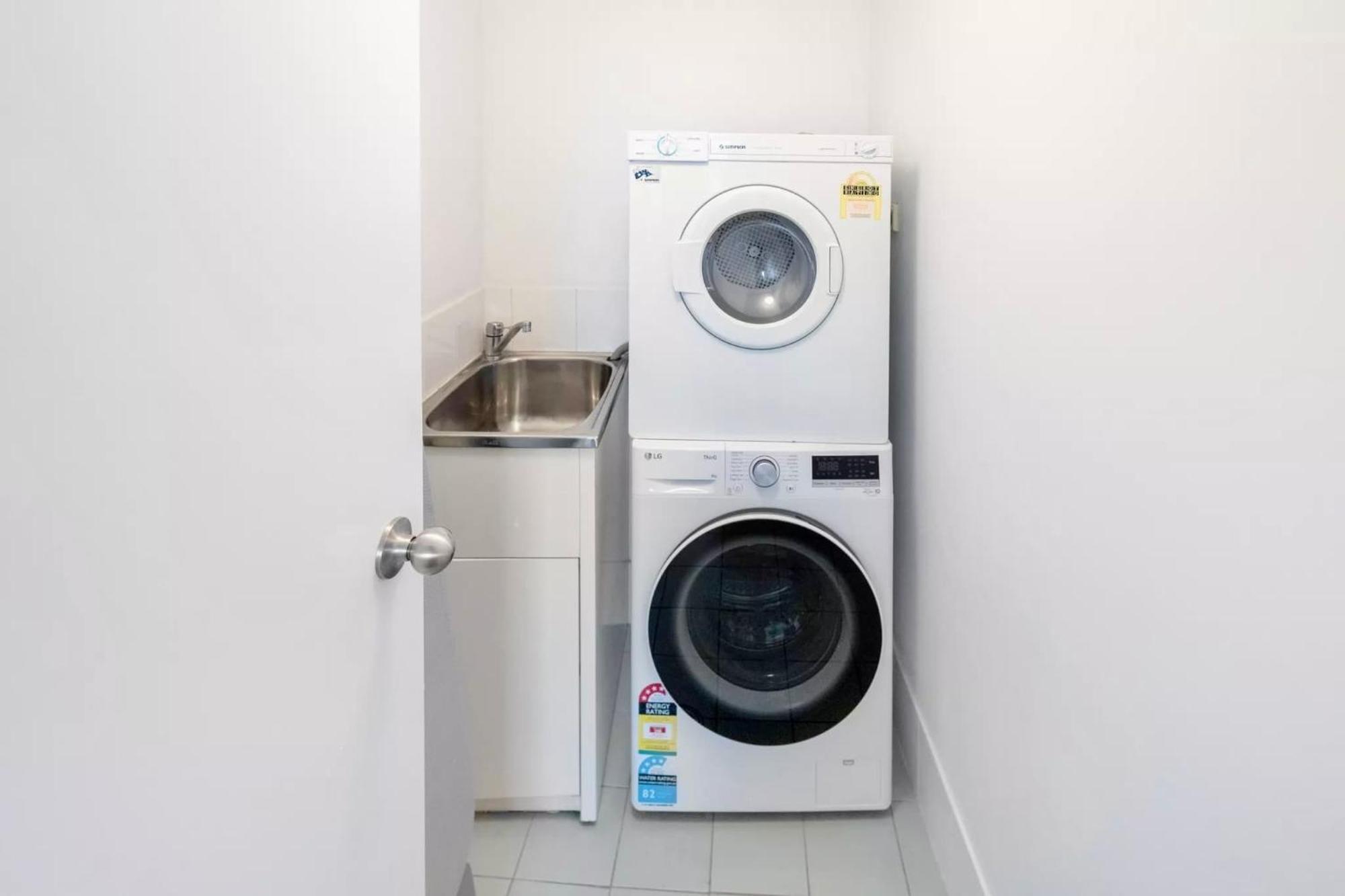 Apartment Sky High 3br Cbd Views Pool & Gym Canberra
