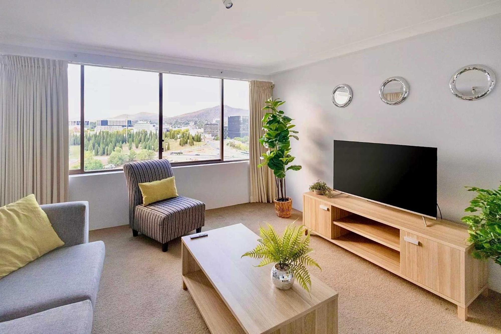 Apartment Sky High 3br Cbd Views Pool & Gym