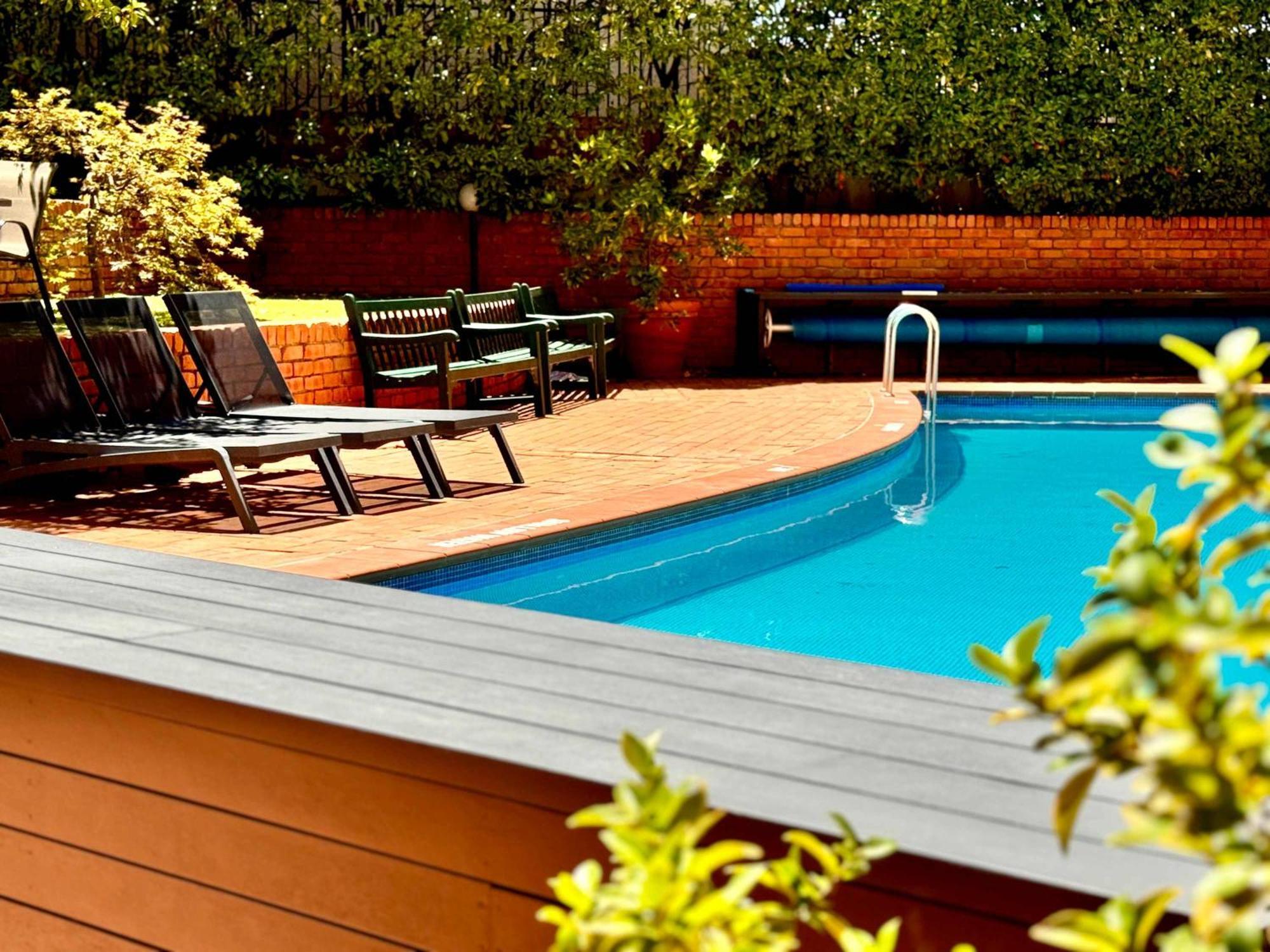 Sky High 3br Cbd Views Pool & Gym *